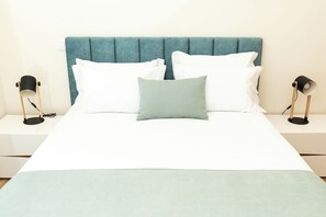 Apartamento luxo, varanda, vista para o jardim