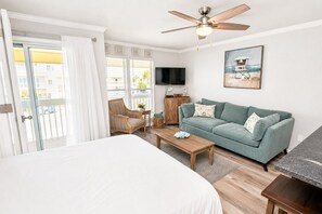 Iron/ironing board, WiFi, bed sheets - Sandpiper Cove 8213 Updated Condo In Destin, FL  3-minute walk to the beach! (Destin)