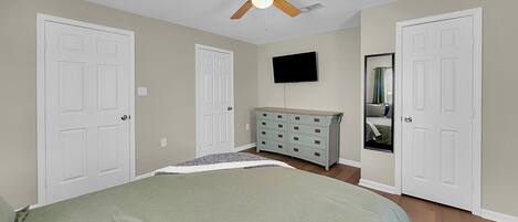2 bedrooms, iron/ironing board, free WiFi, bed sheets