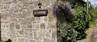 Traditional farmhouse, cottage and Anexxe, 2 acre garden and woods,