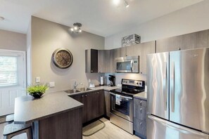 House, Balcony, Lake View | Private kitchen | Coffee/tea maker - Sunshine Beach (Christina Lake)