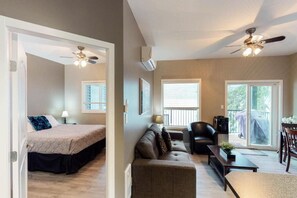 House, Balcony, Lake View | Iron/ironing board, free WiFi, bed sheets - Sunshine Beach (Christina Lake)