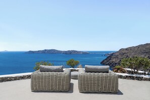 Infinity Villa with Caldera View | Terrace/patio - Neraé Santorini (Santorini)