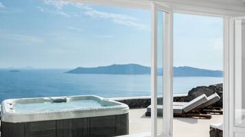 Honeymoon Villa with Hot Tub & Caldera View | Terraço/pátio