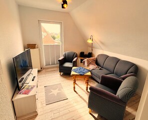 Smart TV, DVD player, stereo