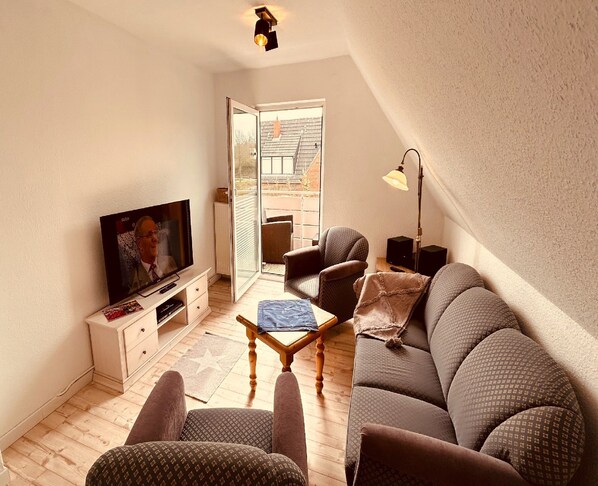 Smart TV, DVD player, stereo