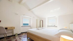 2 bedrooms, desk, iron/ironing board - Beach 1Min | Sea View| 2BR| A/C| by Tilo (Genoa)