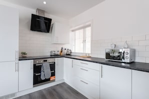 Private kitchen - Middleton Chambers by Guestz (Hull)