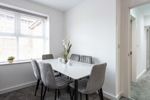 Dining - Middleton Chambers by Guestz (Hull)