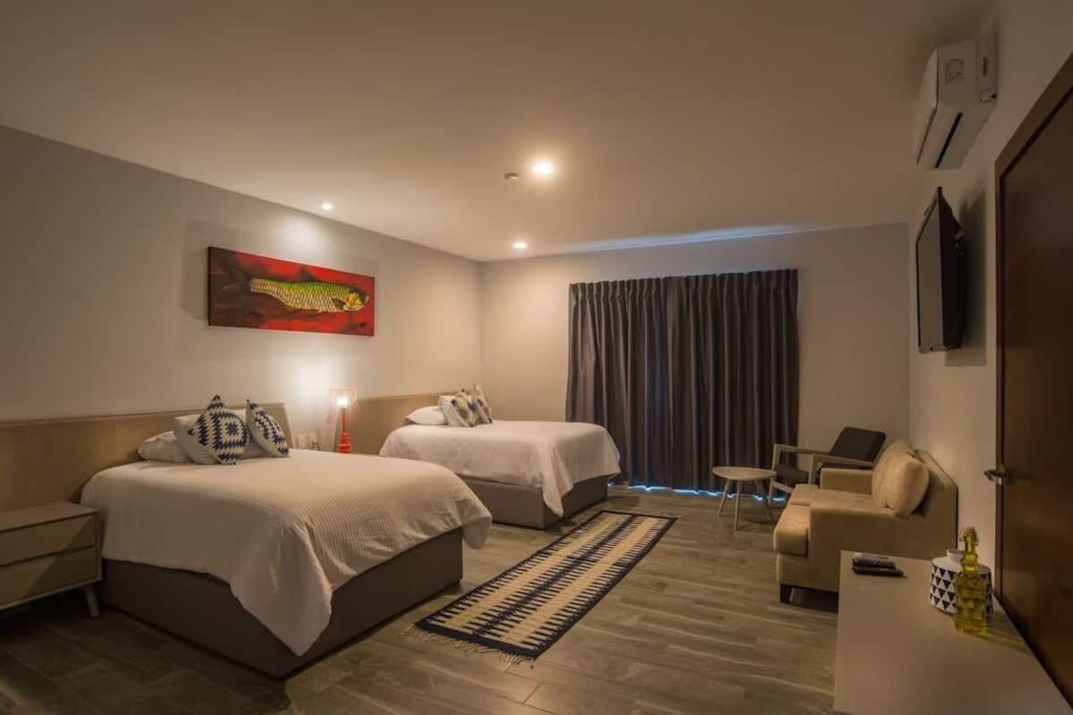 Comfort Room | Free WiFi