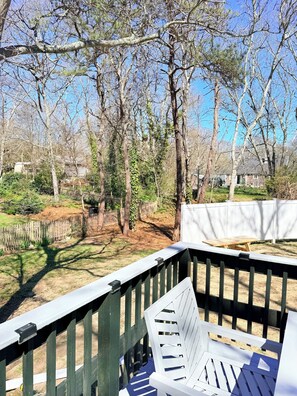 Property grounds - Fabulous Location! Minutes to Beaches, Main St., Ferry + bikes/ 3 Night Min June (Barnstable)