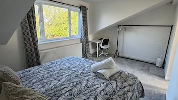 2 chambres, fer et planche Ă repasser, Wi-Fi gratuit, draps fournis