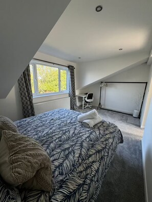 2 habitaciones, tabla de planchar con plancha y wifi gratis 