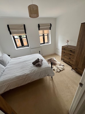 2 chambres, fer et planche à repasser, Wi-Fi gratuit, draps fournis