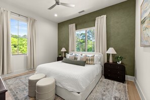 Room - Peak on Main Modern Luxury 3BR Condo — Walk to Downtown Woodstock (Woodstock)