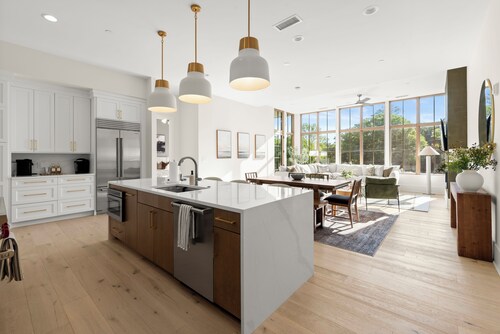 Peak on Main Brand-New Luxury 3BR Condo in Adair Park — Downtown Woodstock, GA