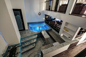 Innenpool, beheizter Pool