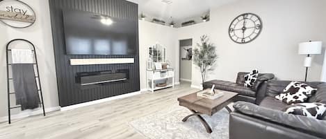 TV, fireplace