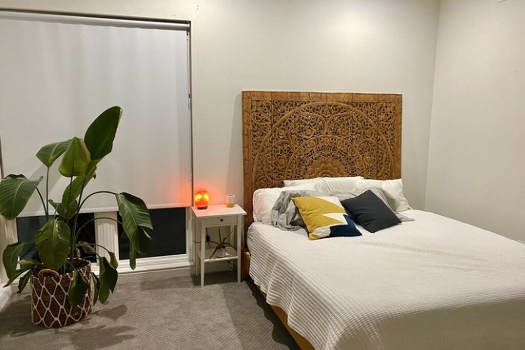 3 habitaciones, tabla de planchar con plancha, wifi y ropa de cama 