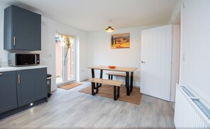 Dining - Neptune House by Guestz (Chester)