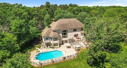 LL Unit w/ Private Access in Luxurious Riverfront Vacation Home