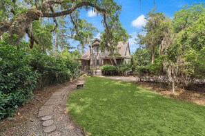 Exterior - Captain's Quarters - Deep Water dock (St. Simons Island)