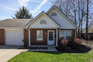 Exterior - Keystone Garden Villa G (Indianapolis)