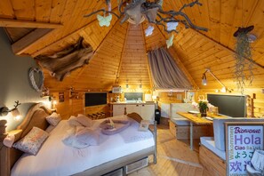 1 bedroom, bed sheets - Kota Désiré Cabin with Nordic Bath (Saint-Dié-des-Vosges)