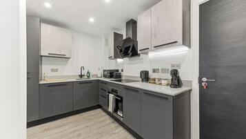 Fridge, microwave, oven, stovetop