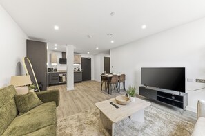 Smart TV - Cosy Central York Apartment - Sleeps 4 - Free Gym (York)