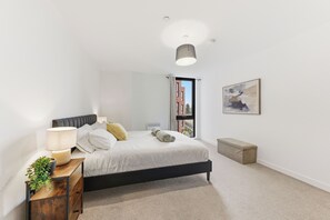 1 chambre, fer et planche à repasser, Wi-Fi gratuit, draps fournis