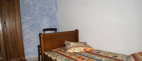 2 Schlafzimmer, Bügeleisen/Bügelbrett