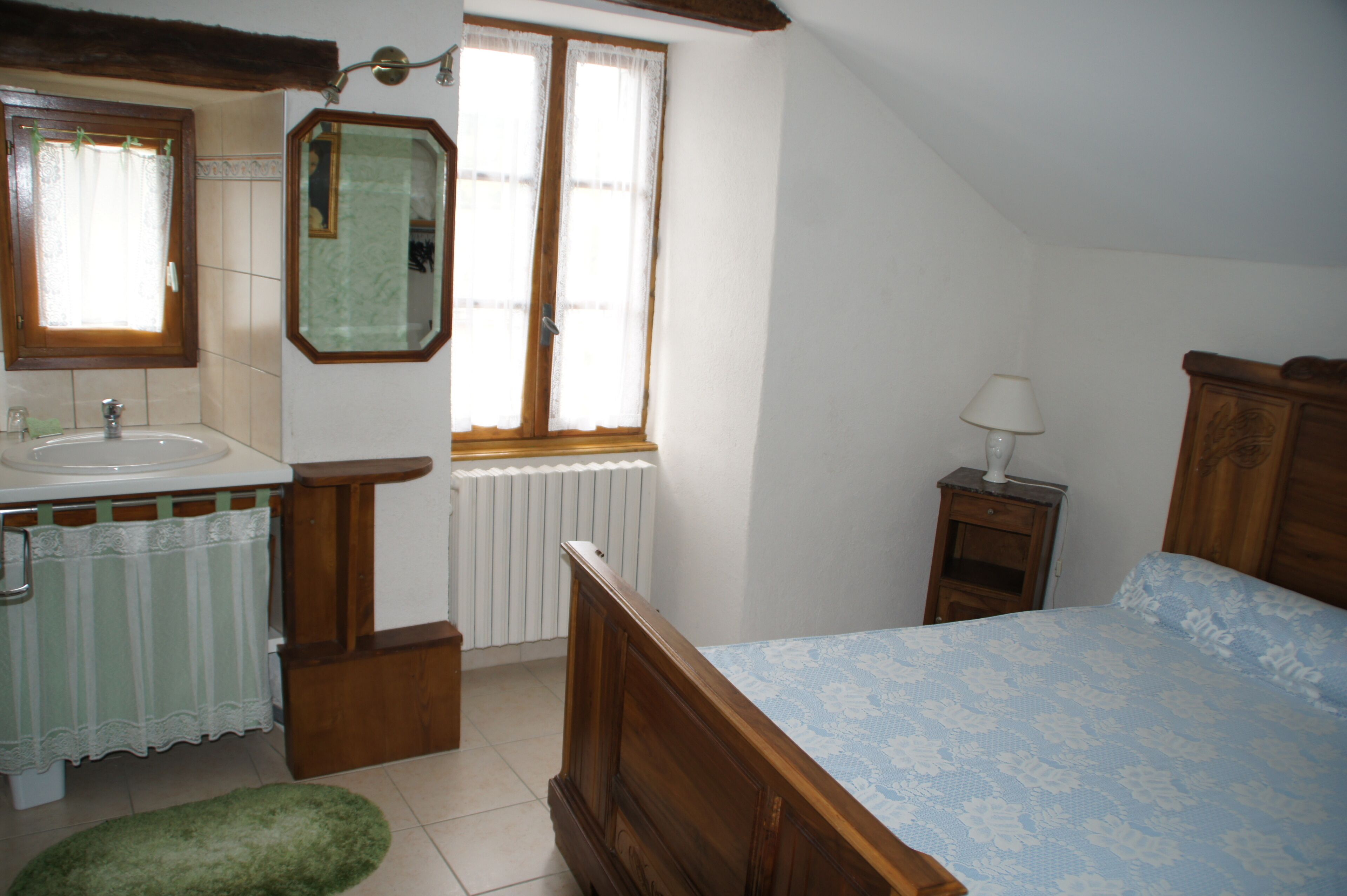 2 bedrooms, iron/ironing board