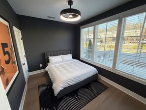 Room - Spacious 3-bedroom townhome in quaint Brookhaven with AC (Brookhaven)