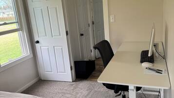 3 Schlafzimmer, Schreibtisch, Reisekinderbett, kostenloses WLAN