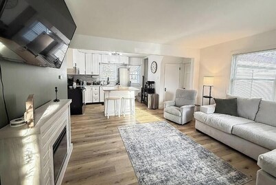 The 7th Street Charmer - Fully Remodeled