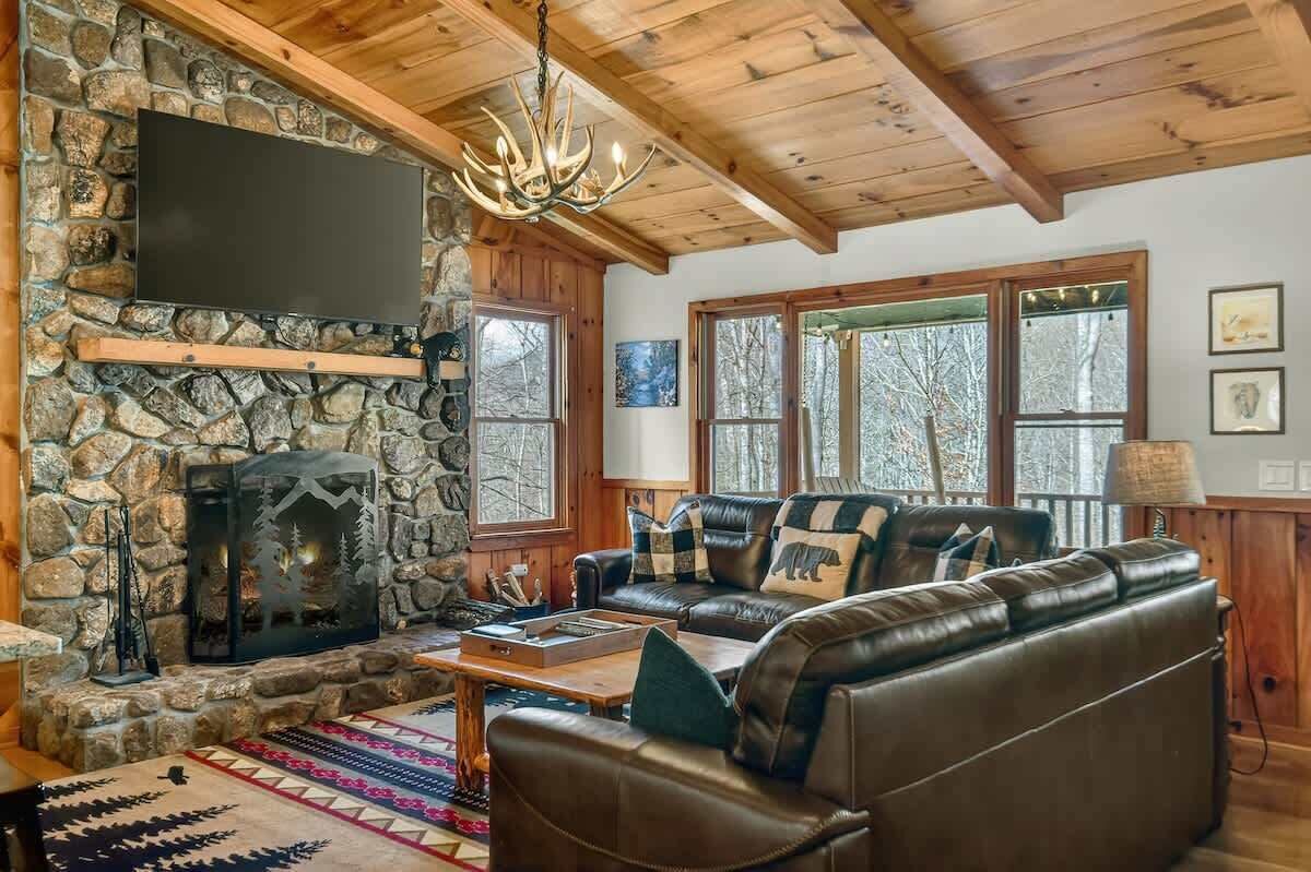 TV, fireplace, offices
