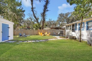 Outdoor dining - Live Like Locals is on a quiet, quaint street that offers neighborly charm. (St. Augustine)