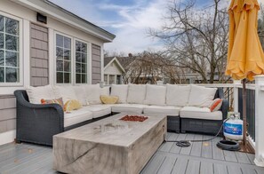 Terrace/patio - Coastal Wells Cottage with Deck and Fire Pit (Wells)