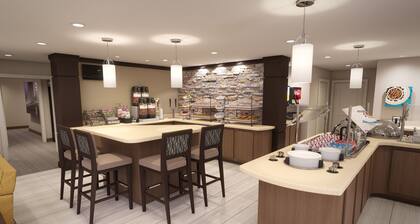 Queen Studio w/ Accessible Features + Breakfast