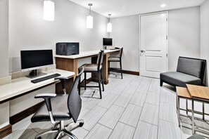 Interior - Studio Suite w/ Breakfast, Pool & Full Kitchen (Irvine)