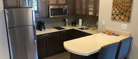Fridge, microwave, stovetop, dishwasher