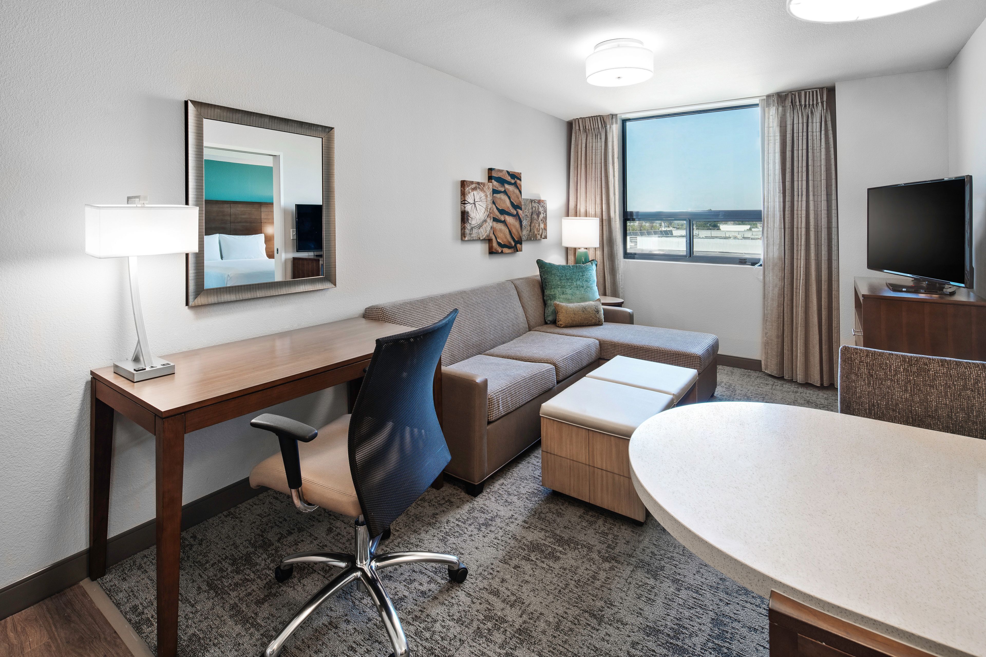 1br Queen Suite | Full Kitchen & Free Breakfast - Newport
