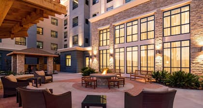 Accessible 1BR King | Kitchen + Breakfast & Pool