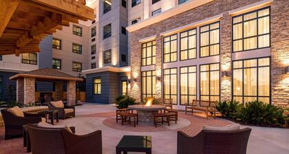 Accessible 2BR | Roll-In Shower, Breakfast + Pool