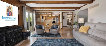Coves Retreat: Close to FIFA 2026 with lake and 5 king beds!