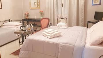 Family Triple Room, Patio, Garden View