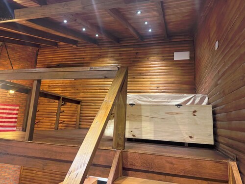 Cabanas Raízes and Texas: Hot tub, fireplace, and private pool.