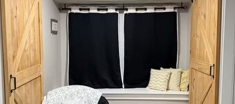 Contemporary Full Studio w/kitchen in McKinney!