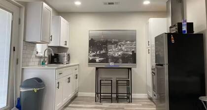 Contemporary Full Studio w/kitchen in McKinney!